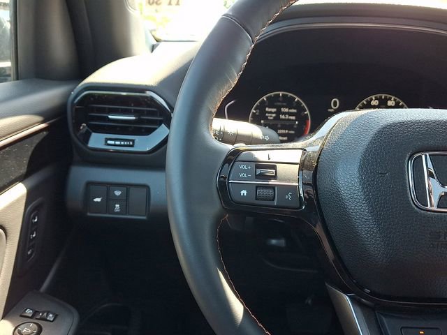 Used 2025 Honda Pilot TrailSport image 20