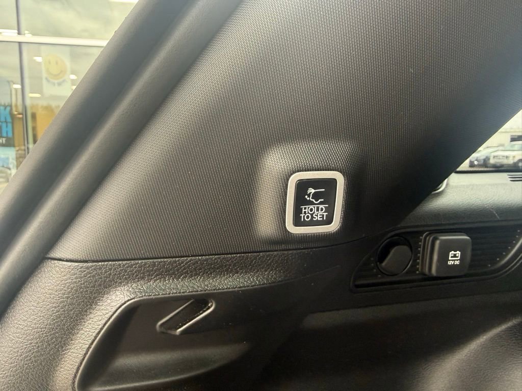 Used 2025 Jeep Grand Cherokee Altitude image 25