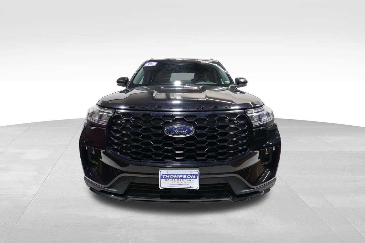 Used 2025 Ford Explorer ST-Line image 7