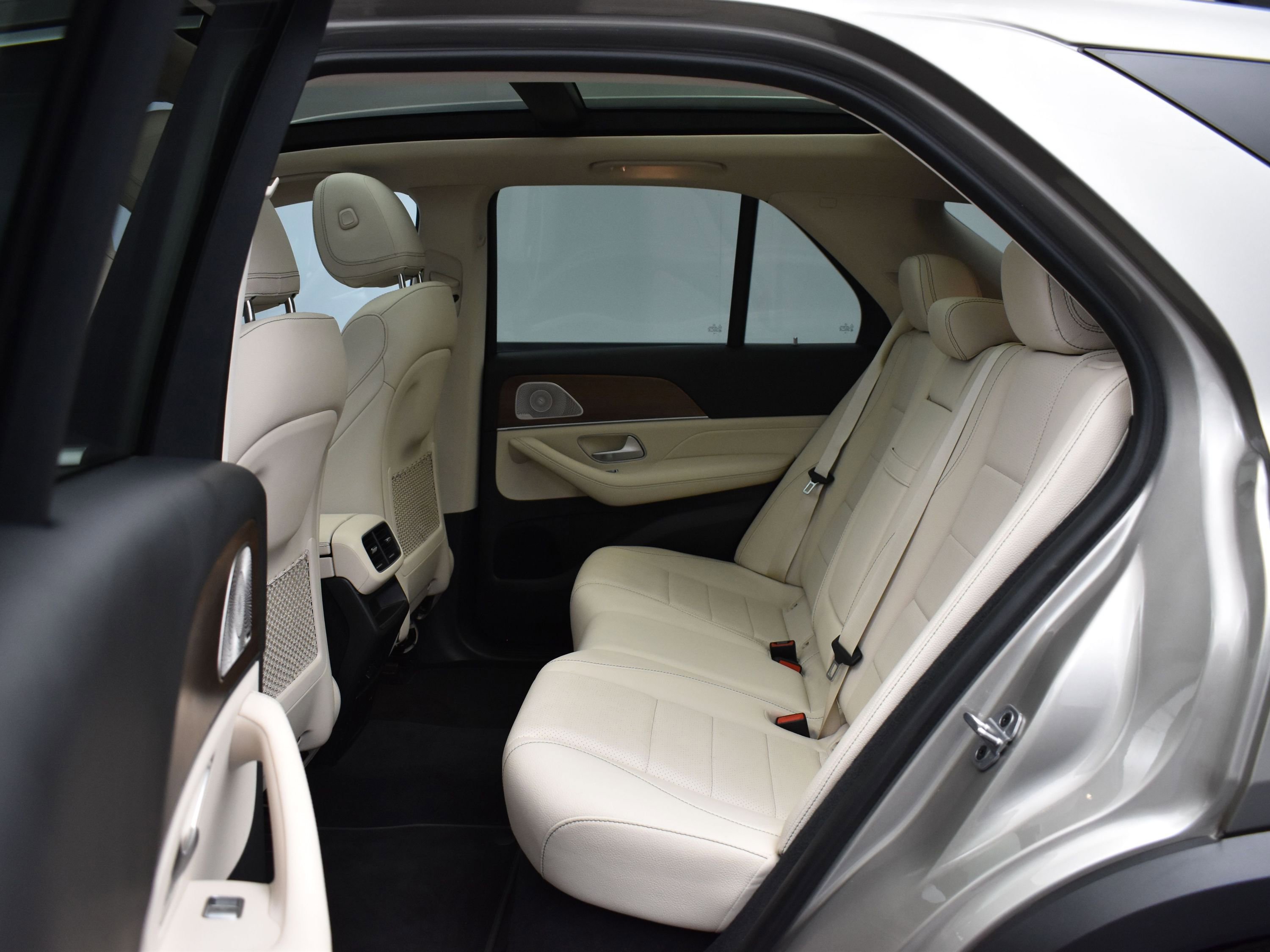 Used 2022 Mercedes-Benz GLE 350 4MATIC image 11