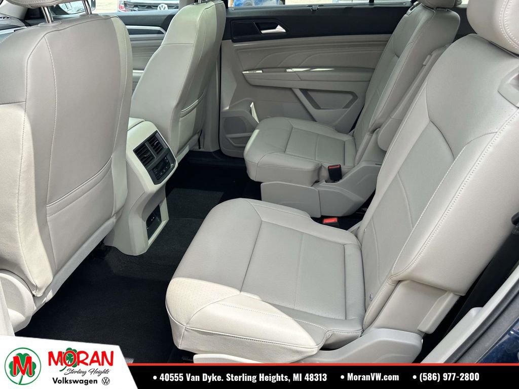 Used 2023 Volkswagen Atlas SEL R-Line AWD/4WD image 14