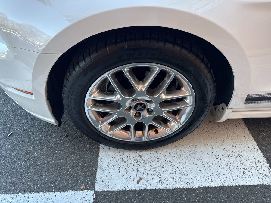 Used 2013 Ford Mustang Premium image 12