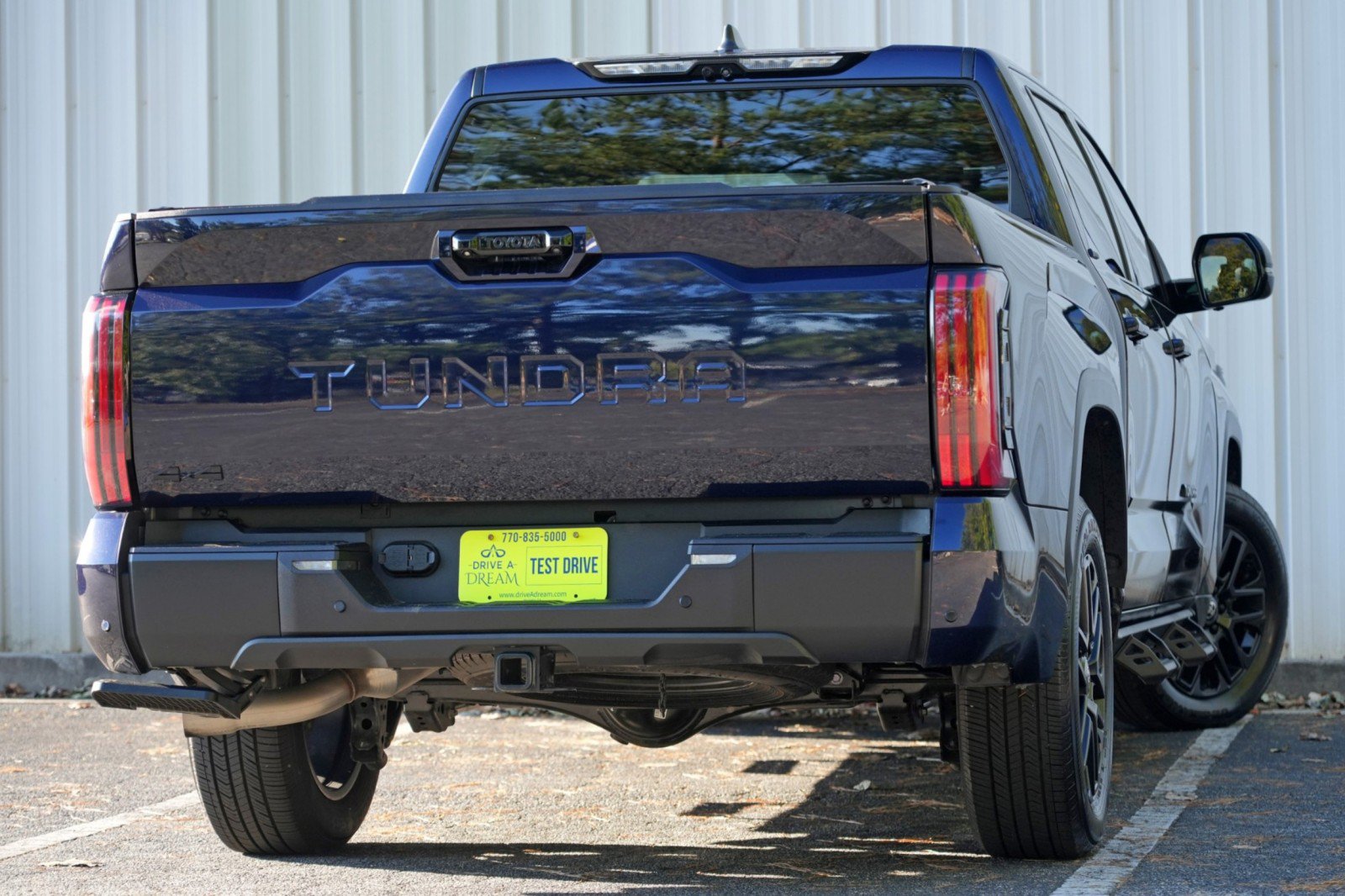 Used 2025 Toyota Tundra Limited AWD/4WD image 5