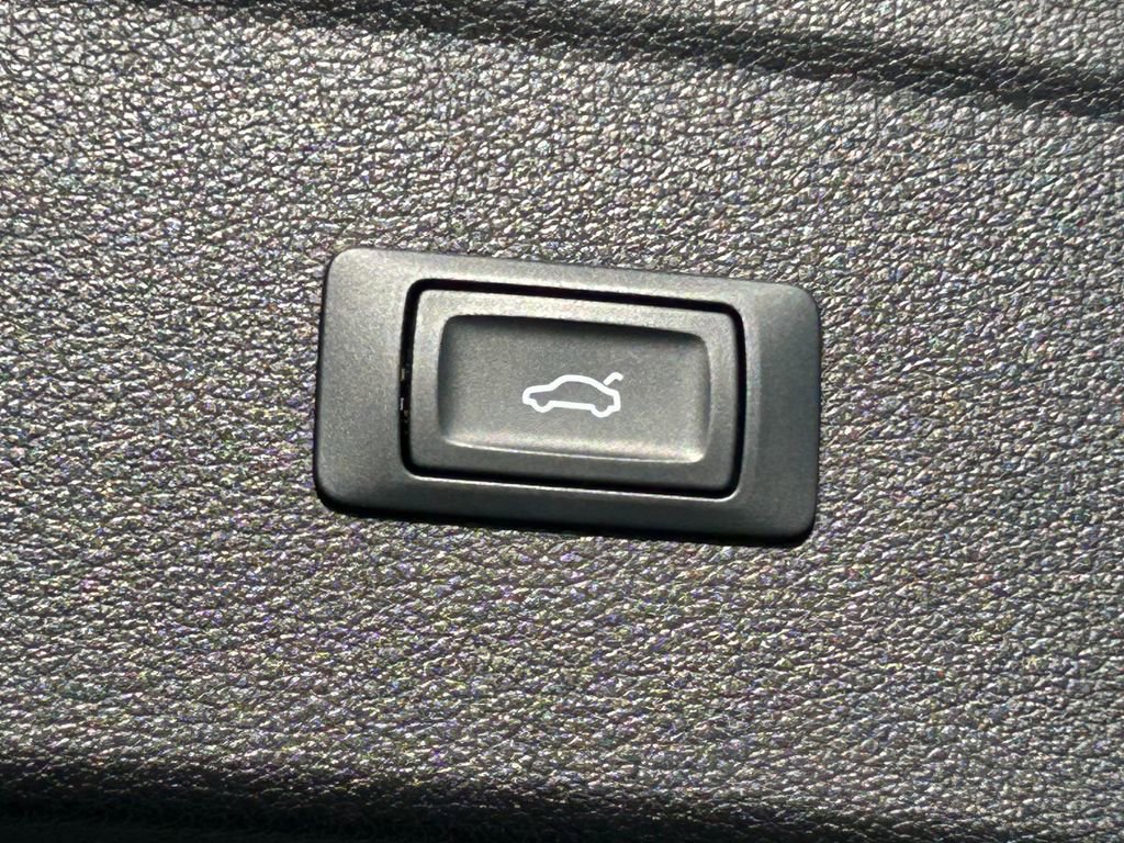 Used 2018 Audi Q5 2.0T Premium image 33