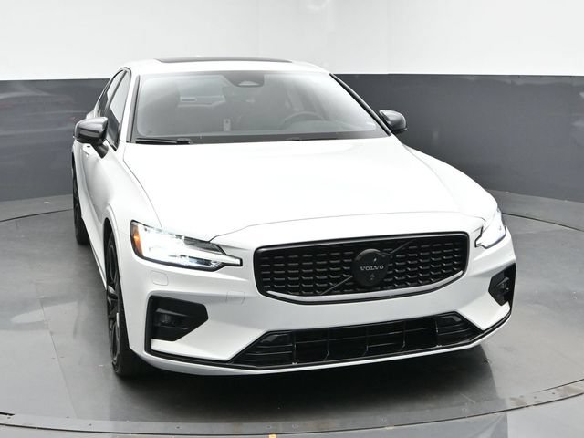 Used 2024 Volvo S60 B5 Plus w/ Climate Package FWD image 2