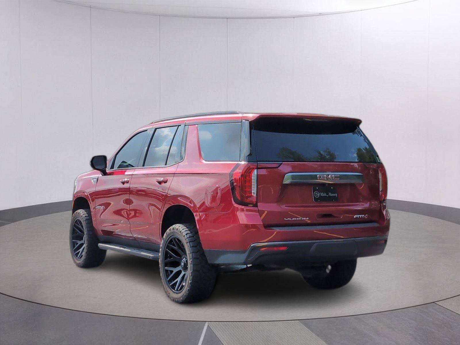 Used 2023 GMC Yukon AT4 AWD/4WD image 3
