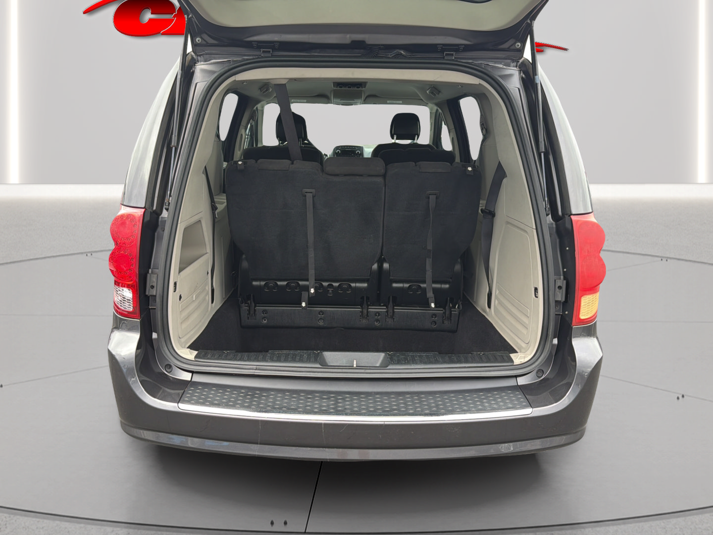 Used 2017 Dodge Grand Caravan SE FWD image 22