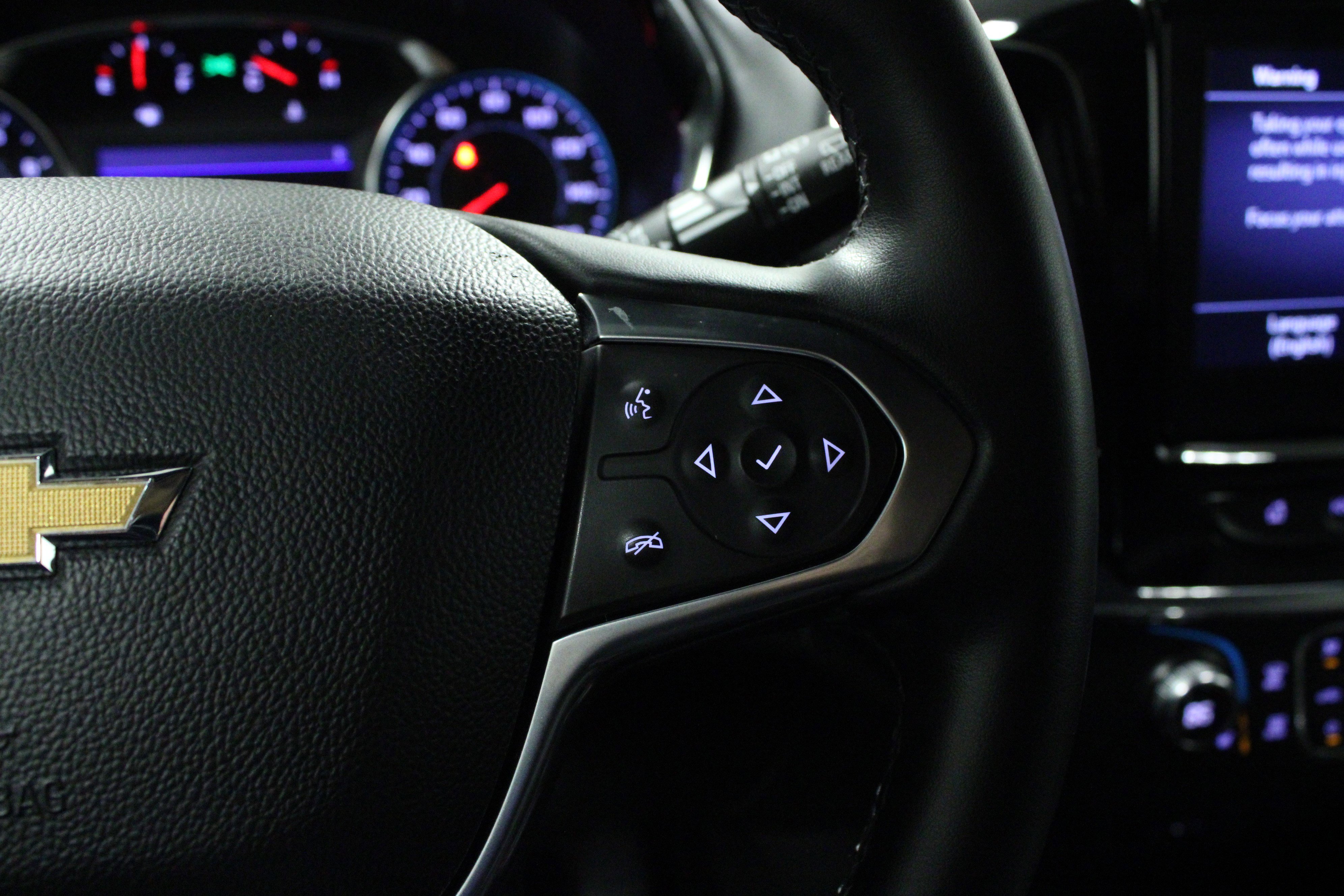 Used 2023 Chevrolet Traverse LT image 23