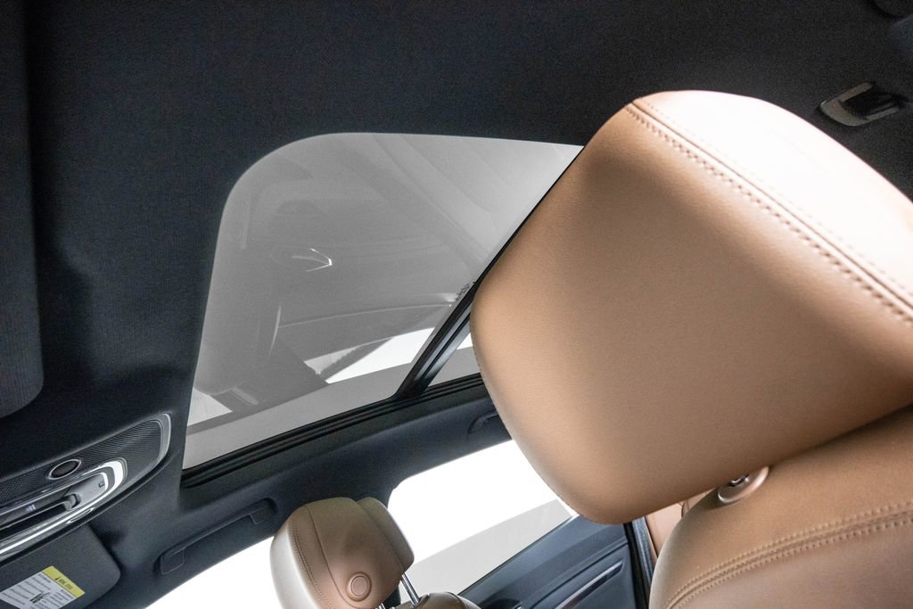 Used 2022 Audi e-tron Premium Plus w/ Premium Plus Package image 27