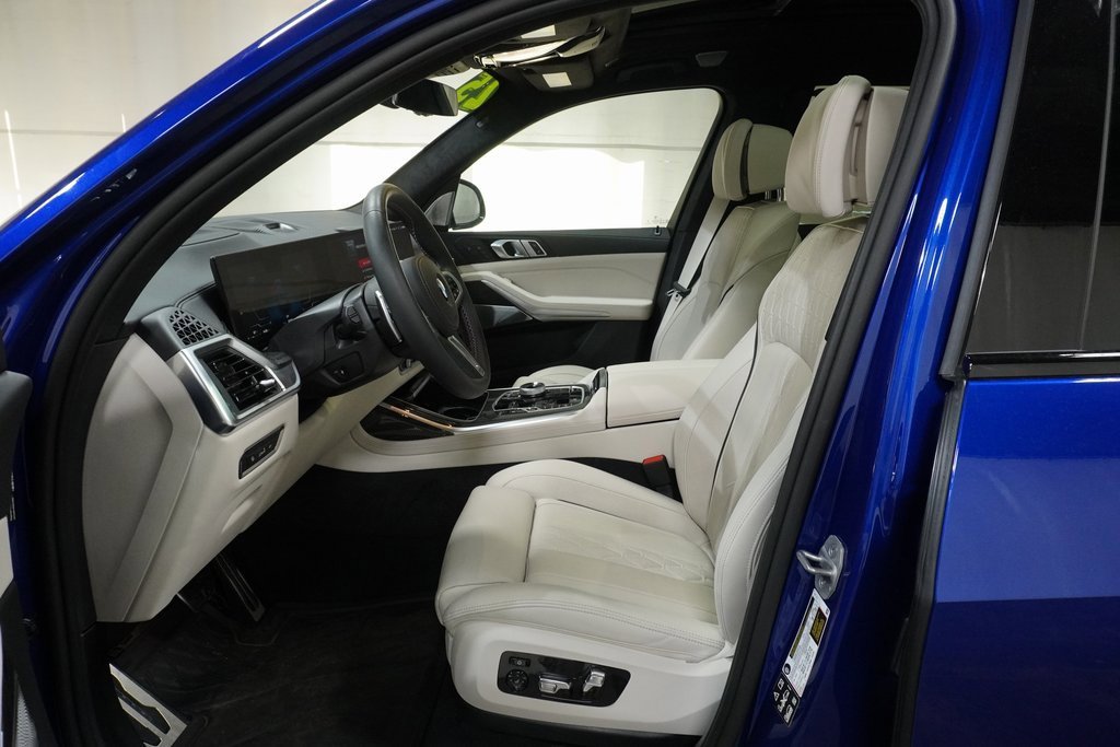 Used 2025 BMW X7 M60i image 12