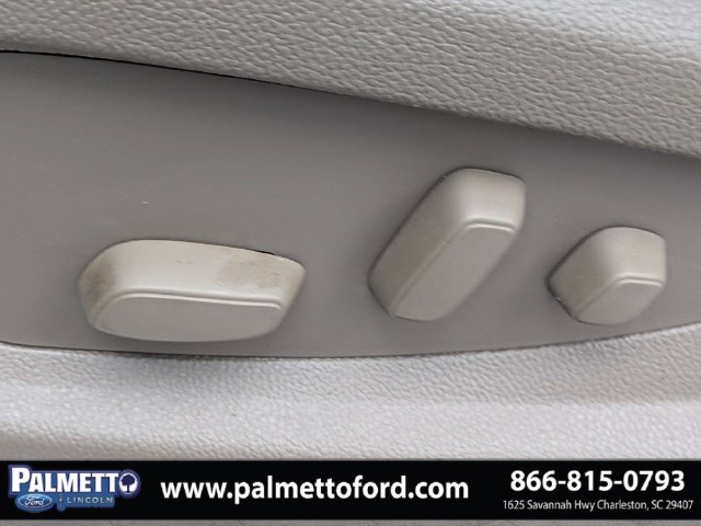 Used 2016 Chevrolet Suburban LT RWD image 19