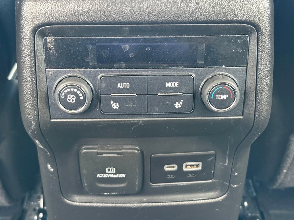 Used 2020 GMC Acadia Denali w/ Technology Package FWD image 19