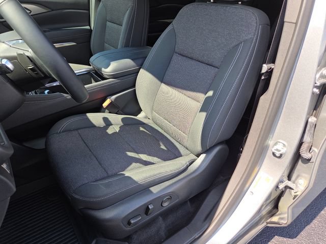 Used 2025 Chevrolet Traverse LT w/ LPO, Floor Liner Package FWD image 24