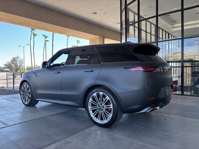 Used 2024 Land Rover Range Rover Sport Dynamic SE AWD/4WD image 4