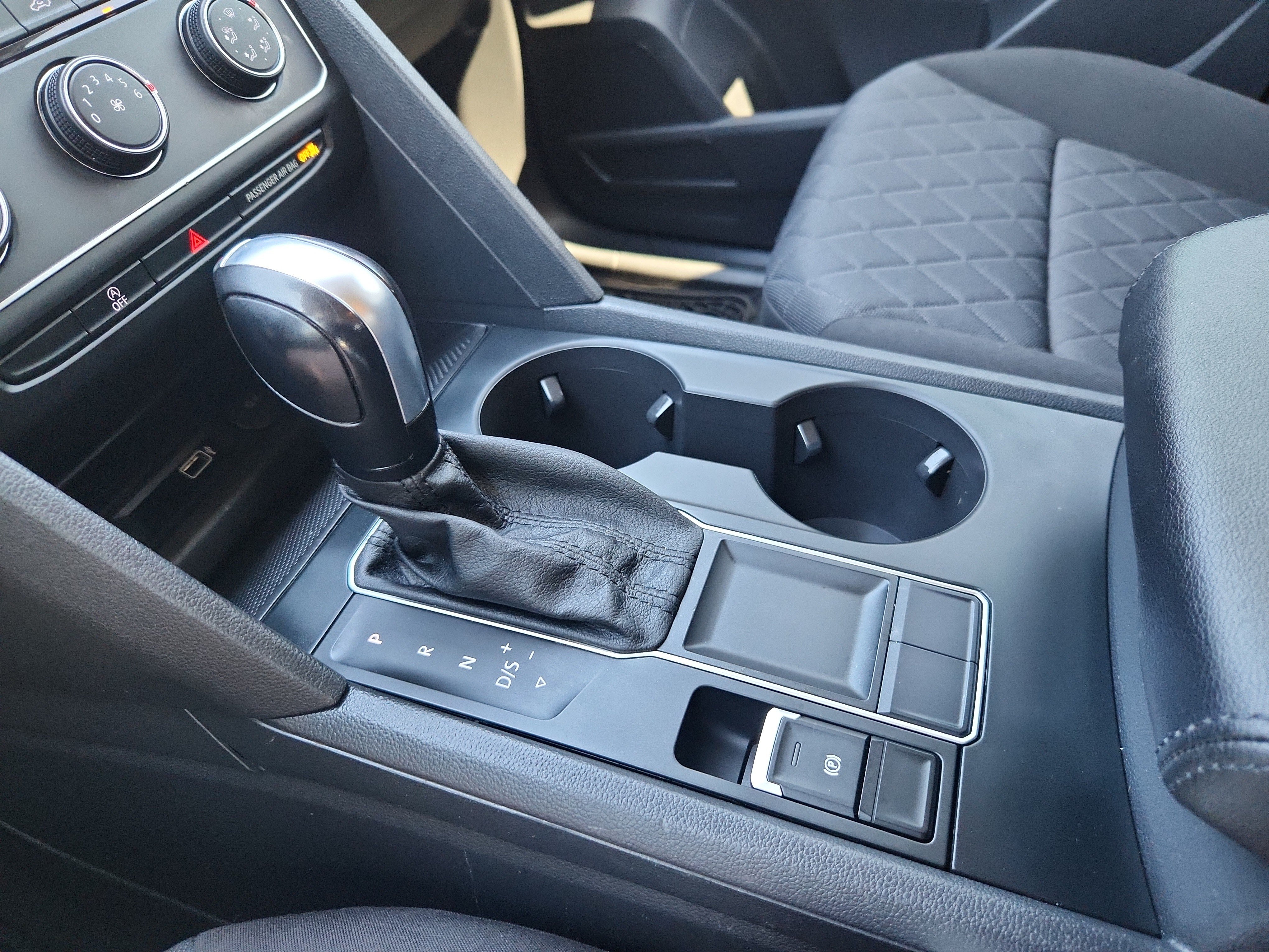 Used 2018 Volkswagen Atlas S FWD image 24