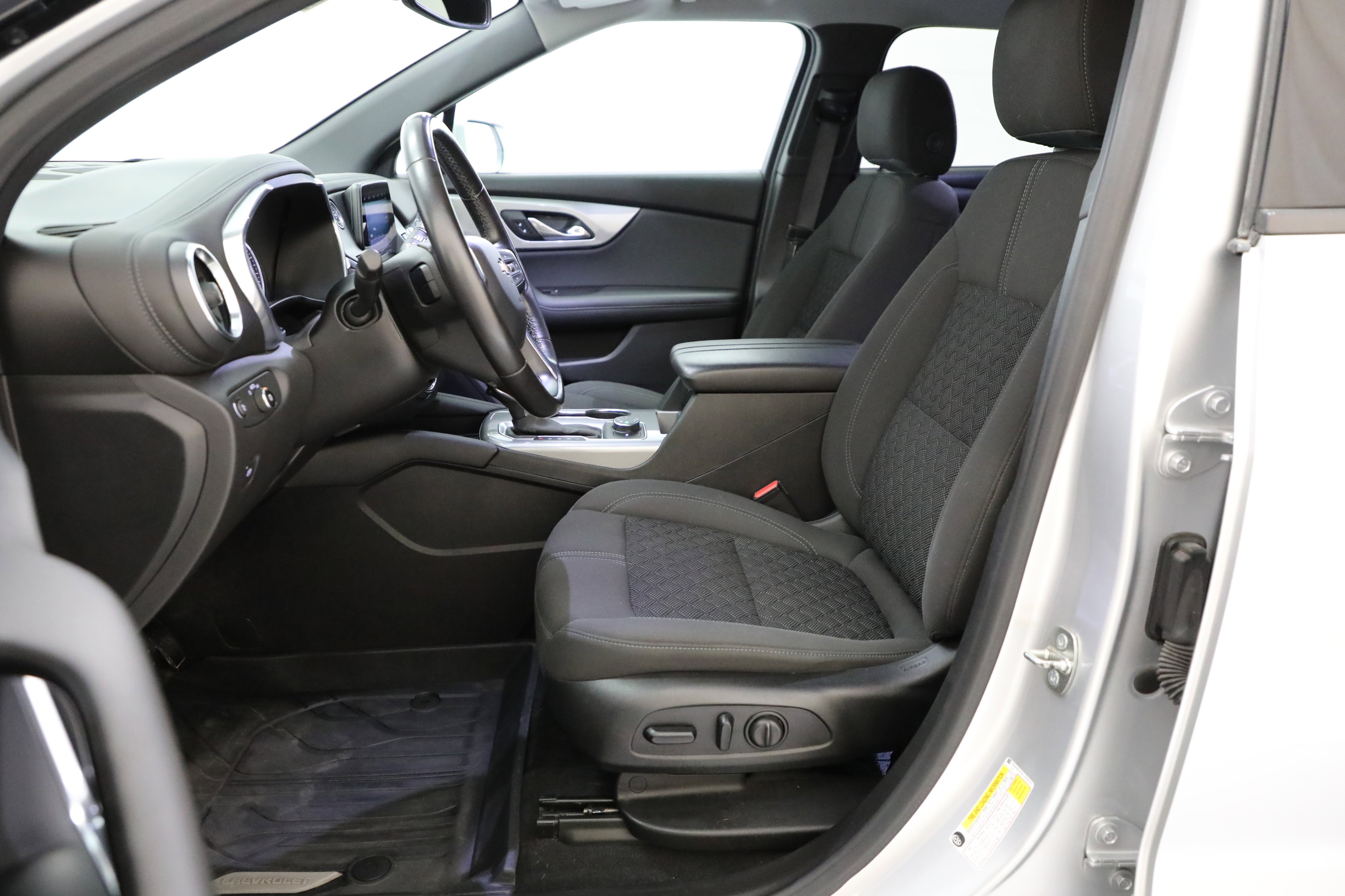 Used 2020 Chevrolet Blazer LT image 8