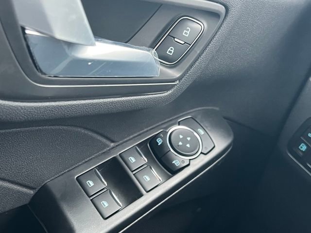 New 2026 Ford Escape SE w/ Class II Trailer Tow Package image 24