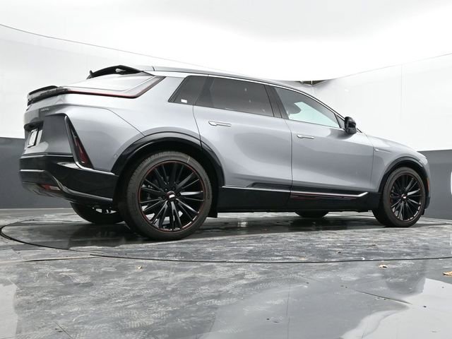 New 2025 Cadillac Lyriq Luxury w/ LPO, Red Accent Package image 40