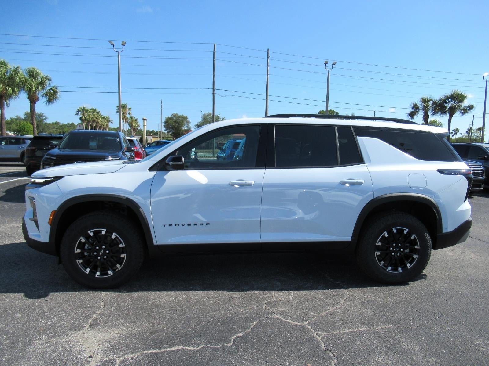 New 2026 Chevrolet Traverse Z71 w/ Enhanced Driving Package AWD/4WD image 2