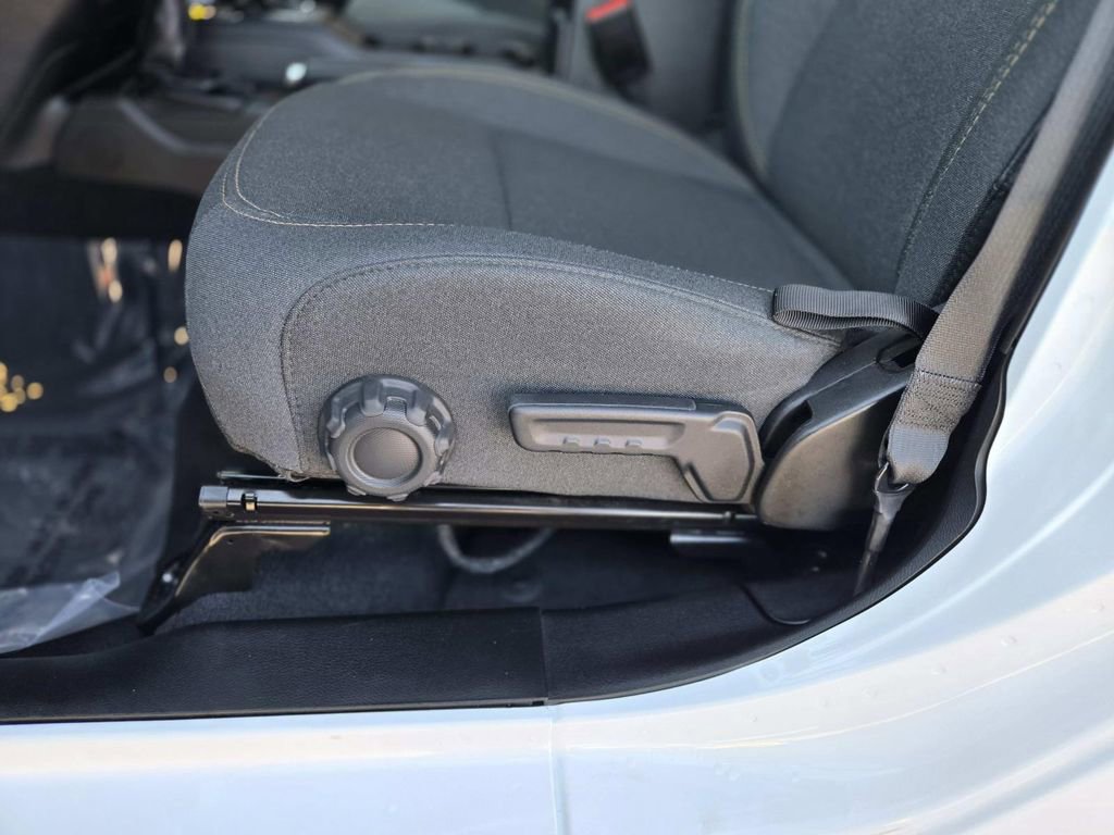 Used 2025 Jeep Wrangler Unlimited Sahara image 37