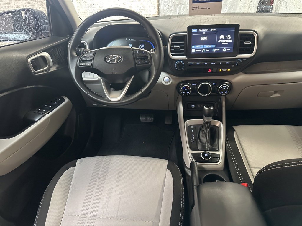 Certified 2025 Hyundai Venue SEL image 15