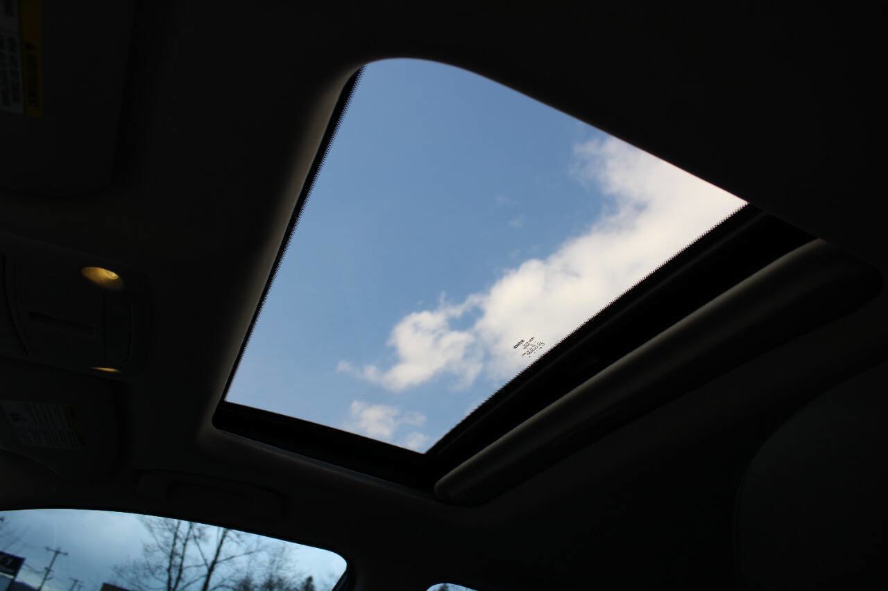 Used 2016 Nissan Altima 2.5 SV w/ Convenience Package image 16