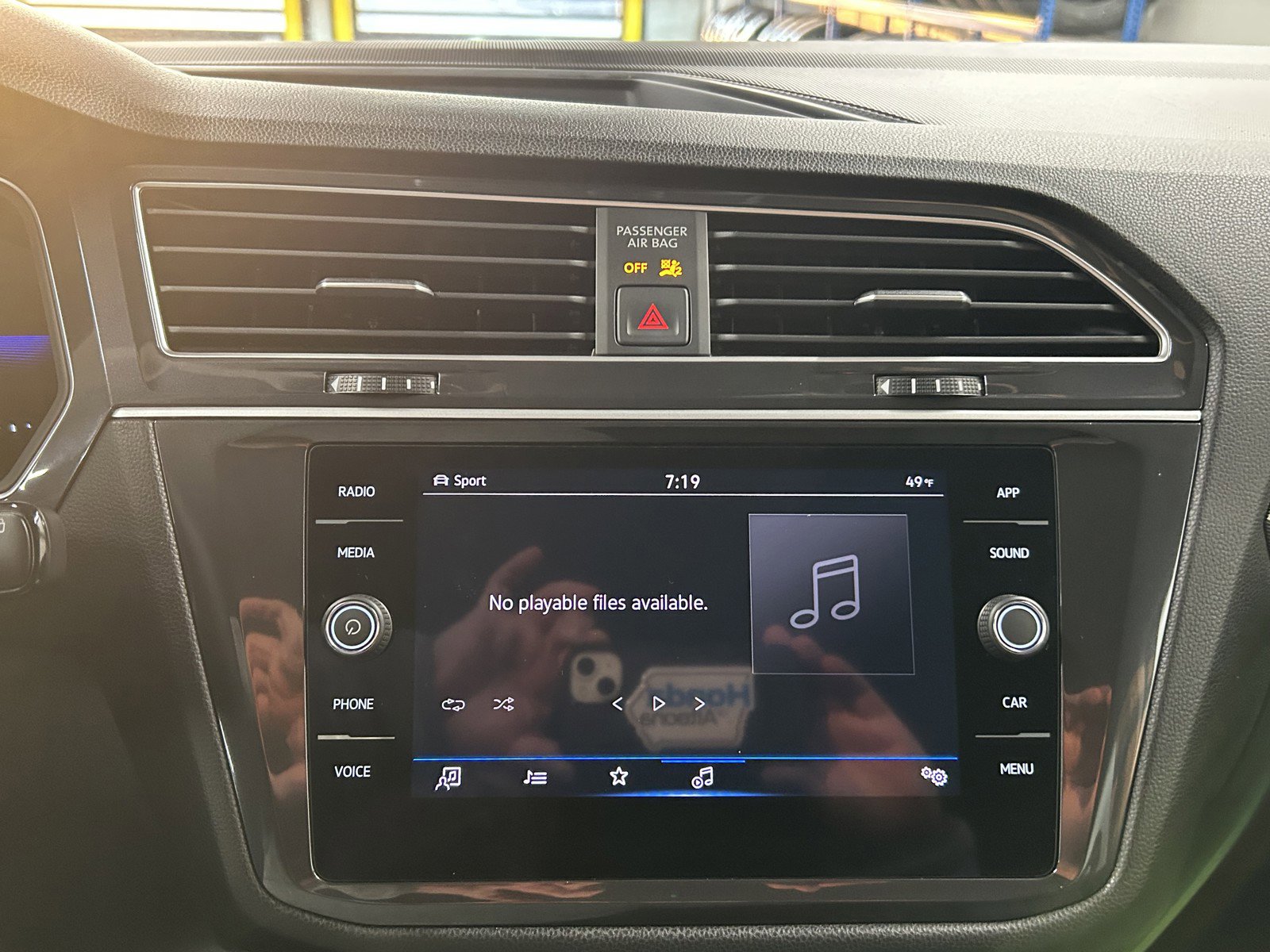 Used 2024 Volkswagen Tiguan SE image 26