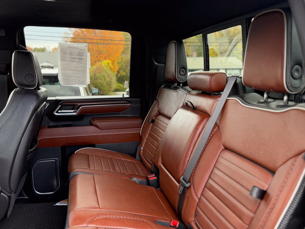 Used 2024 GMC Sierra 2500 Denali Ultimate AWD/4WD image 5