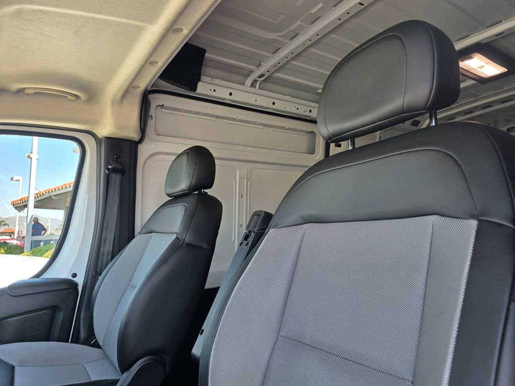 Used 2025 RAM ProMaster 2500 w/ Convenience Group FWD image 15