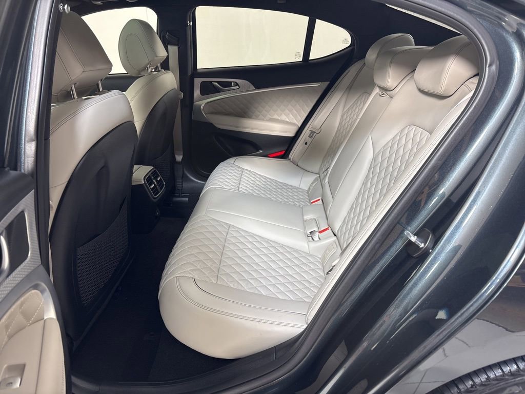 Used 2023 Genesis G70 3.3T w/ Sport Prestige Package image 18