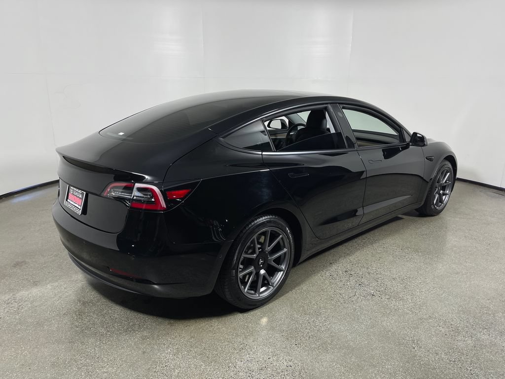 Used 2021 Tesla Model 3 Standard Range Plus RWD image 3