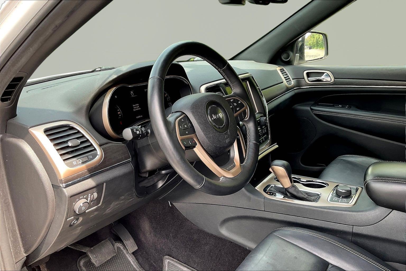 Used 2016 Jeep Grand Cherokee Limited AWD/4WD image 17