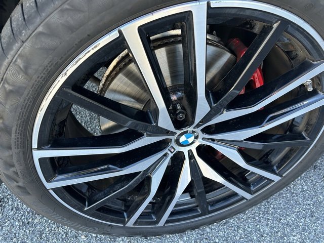 Used 2024 BMW X6 xDrive40i w/ Executive Package image 14