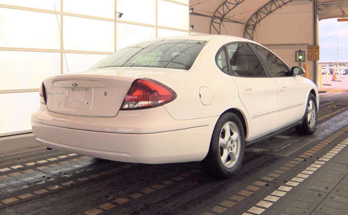 Used 2004 Ford Taurus SES FWD image 4
