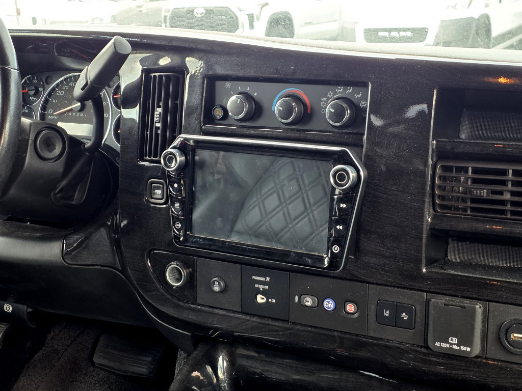 Used 2021 Chevrolet Express 2500 LS w/ Enhanced Convenience Package RWD image 28