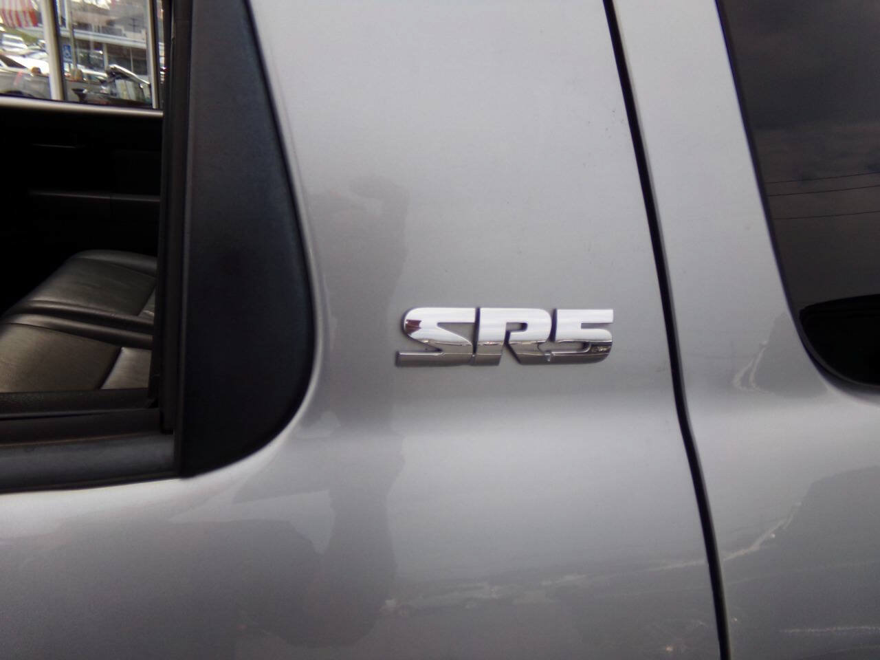 Used 2011 Toyota Sequoia SR5 w/ Premium Pkg AWD/4WD image 7