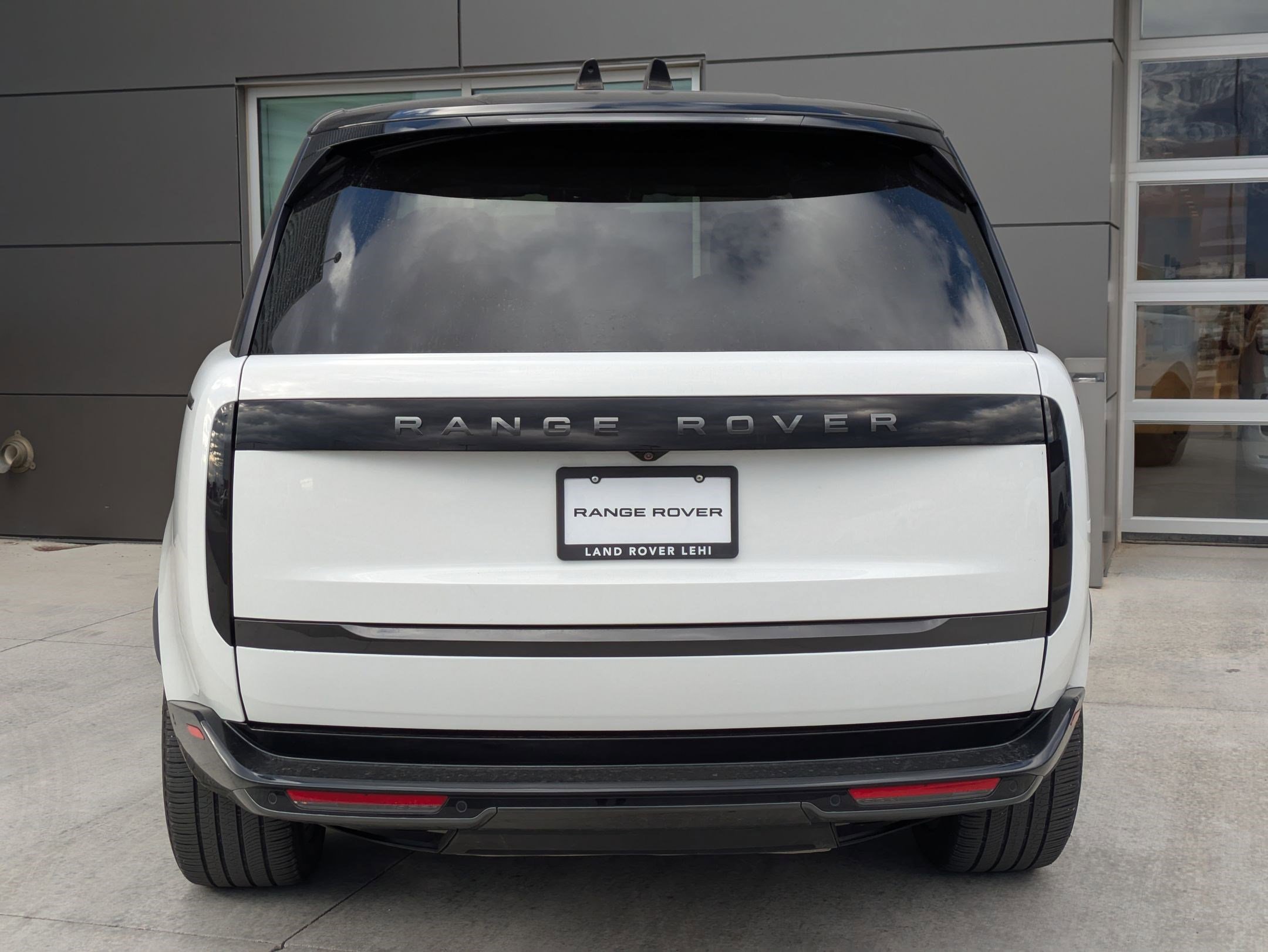 Certified 2023 Land Rover Range Rover SE image 9