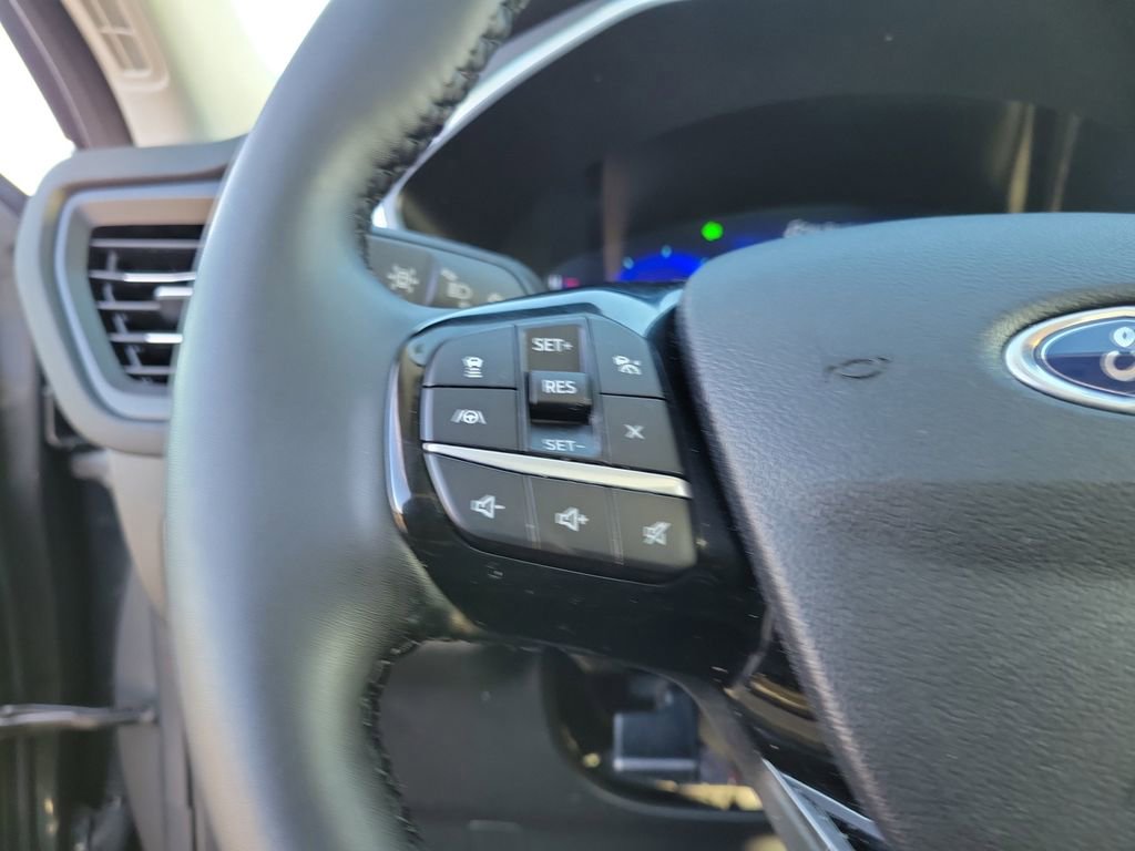 Certified 2022 Ford Escape Titanium w/ Class II Trailer Tow Package image 23