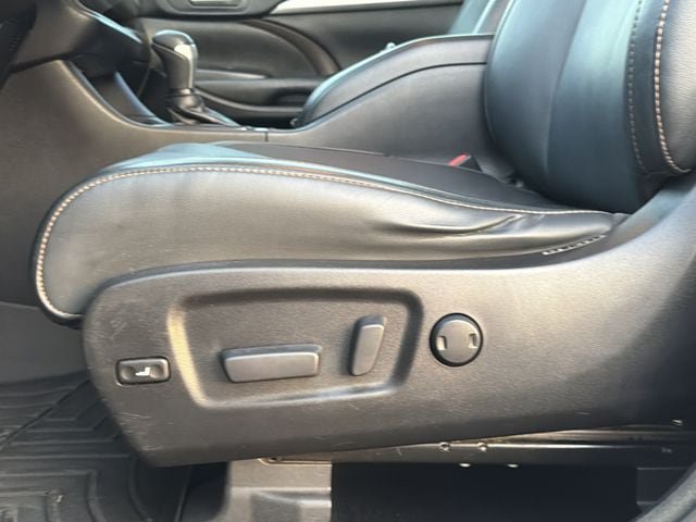 Used 2018 Toyota Highlander XLE FWD image 23