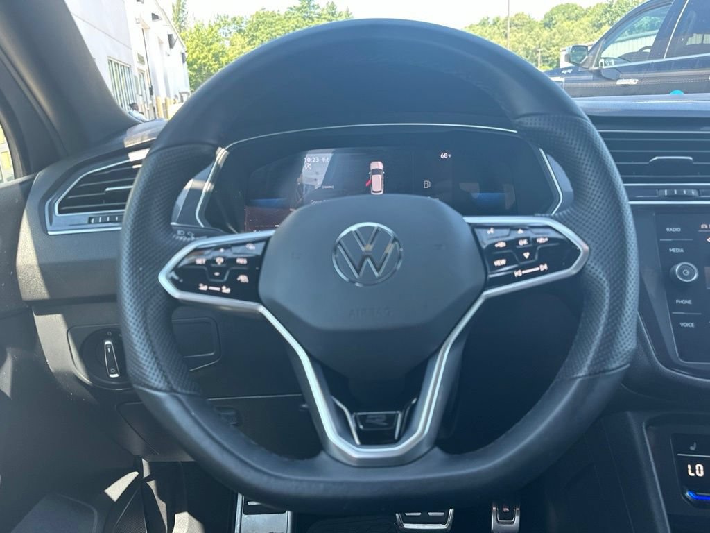 Used 2023 Volkswagen Tiguan SE R-Line AWD/4WD image 20
