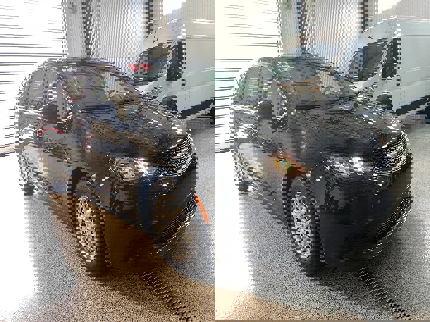 Used 2022 Chrysler Voyager LX image 1