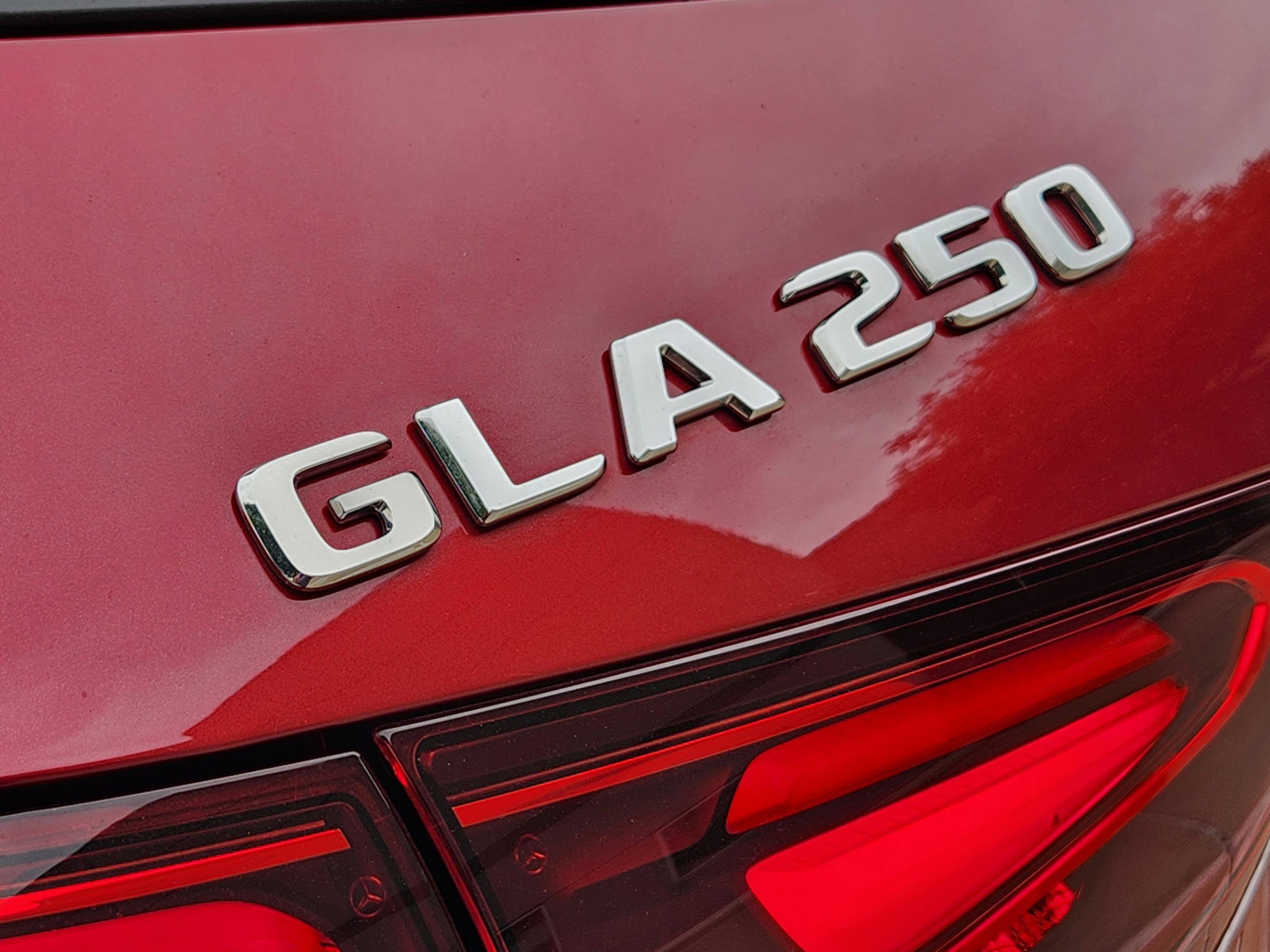 Certified 2025 Mercedes-Benz GLA 250 image 28