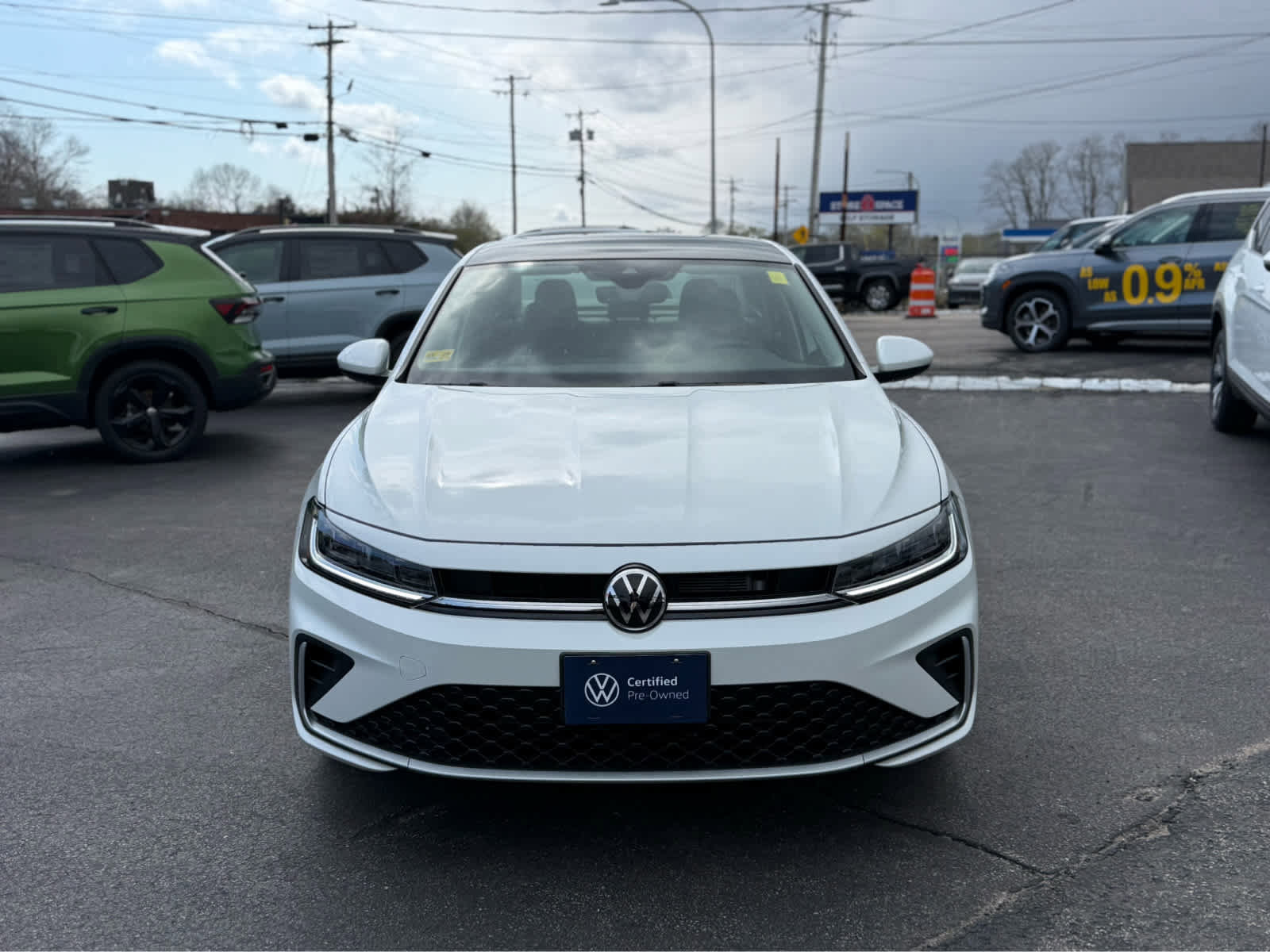 Used 2026 Volkswagen Jetta SE FWD image 2