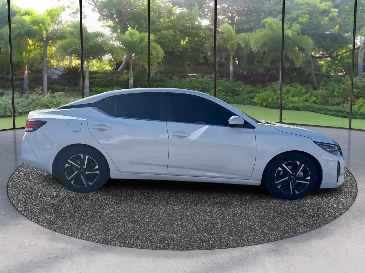 Used 2025 Nissan Sentra SV FWD image 4