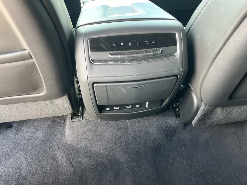 Certified 2024 Cadillac Escalade Premium Luxury Platinum AWD/4WD image 17