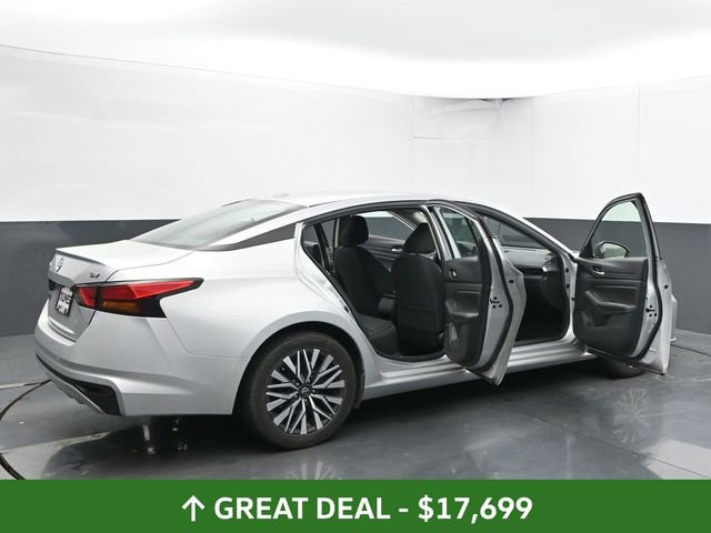 Used 2024 Nissan Altima 2.5 SV image 59