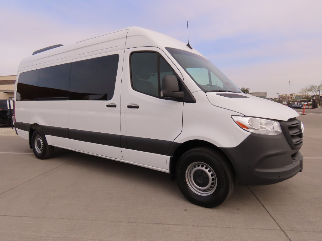 Used 2025 Mercedes-Benz Sprinter 2500 image 3