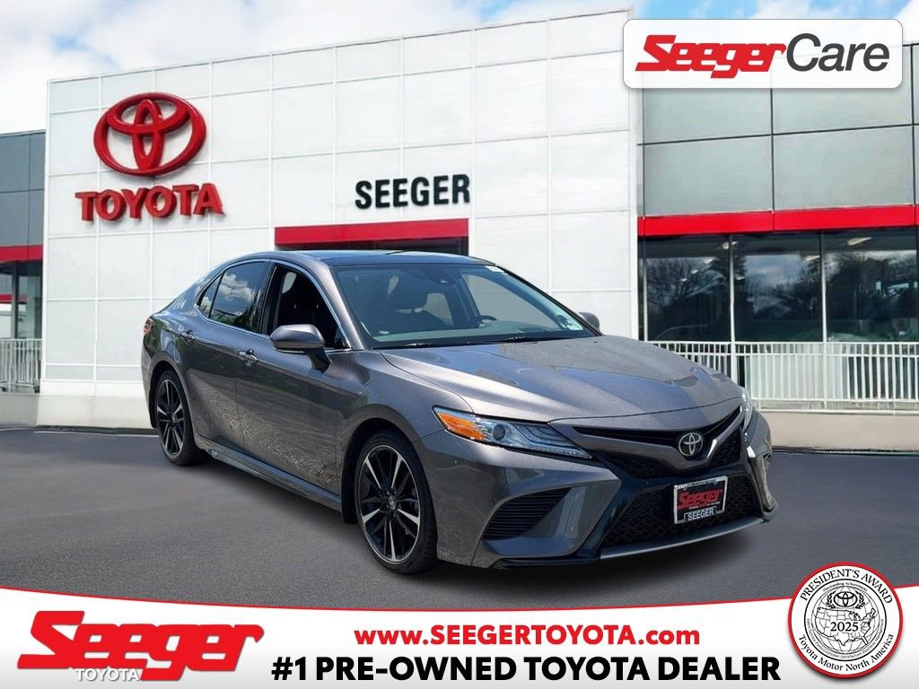 Used 2020 Toyota Camry XSE FWD image 1