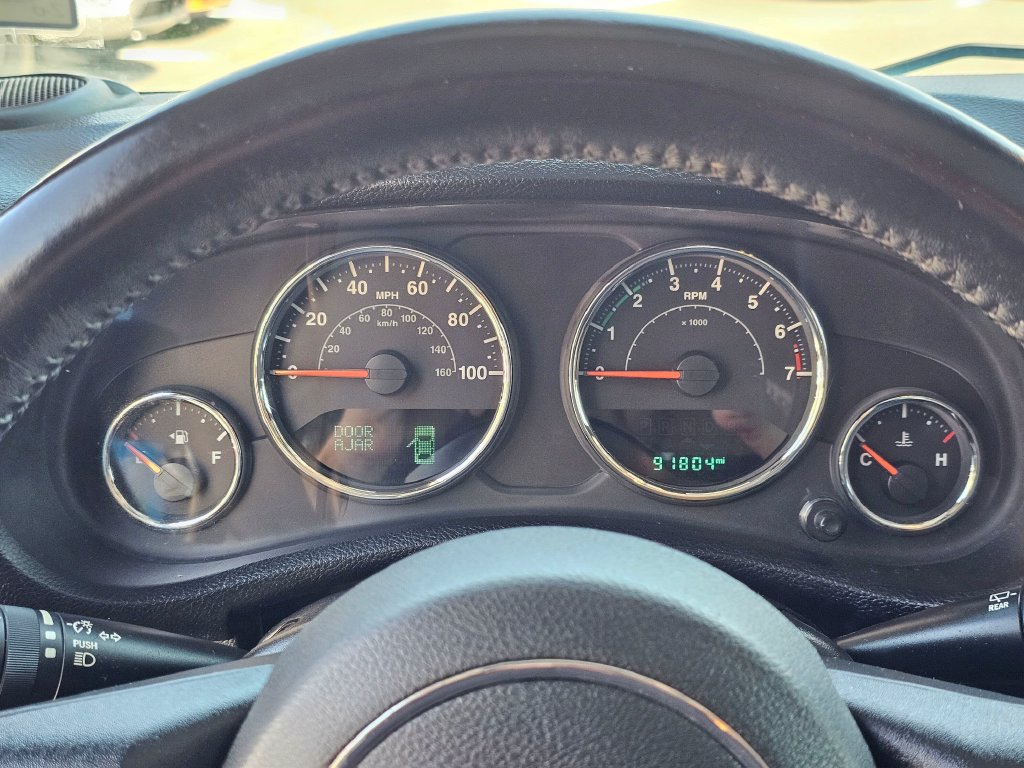 Used 2017 Jeep Wrangler Unlimited Rubicon w/ Connectivity Group AWD/4WD image 23