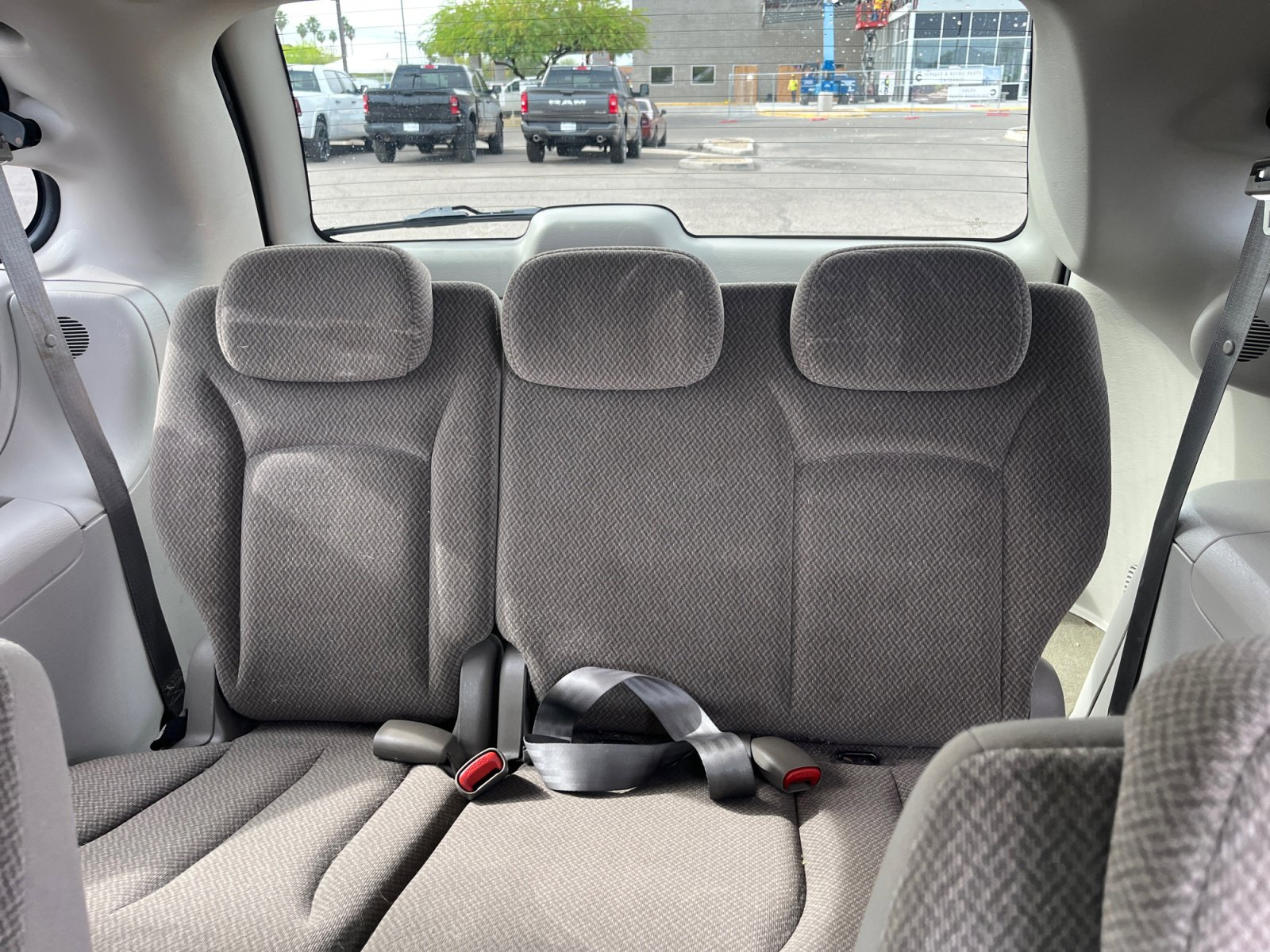 Used 2005 Chrysler Town & Country Touring w/ Trailer Tow Group image 17